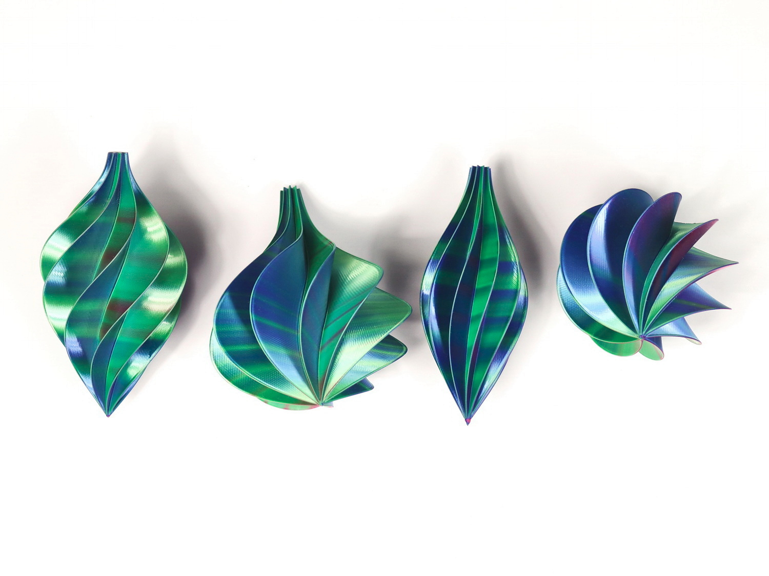 Twisted Christmas baubles, photo 2