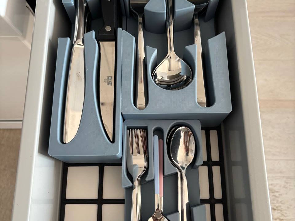 Modular cutlery tray