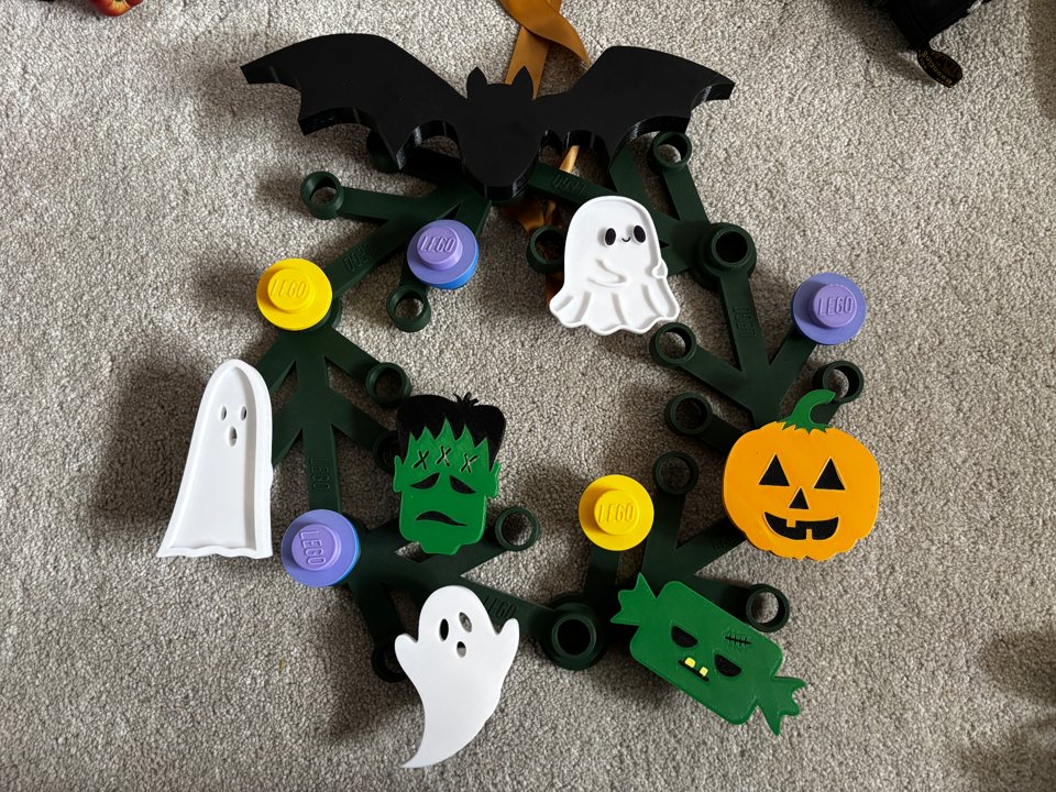 Halloween attachments for block wreath